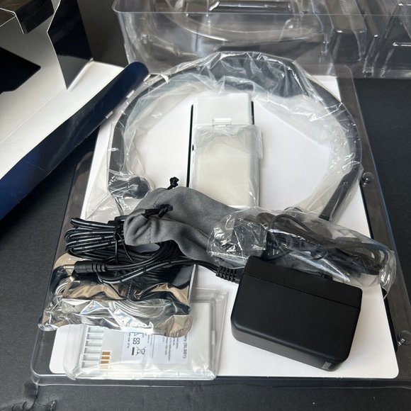 Sirius Stiletto 100 Portable Satellite Radio SL100PK1R Sealed Box Mp3 Player - Picture 12 of 15